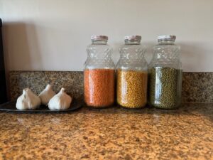 lentils and garlic, beautiful kitchen, healthy food