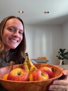 Jennifer Wall, Kitchen Coach, showing how to display fruit so that we eat more of it